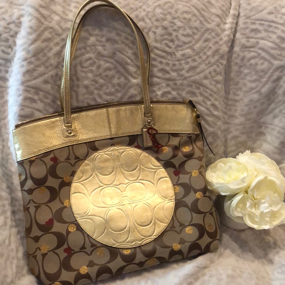 Gorgeous Coach red heart gold 15x13x4 rare find bag